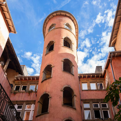 Vernacular Architecture: Cultural Roots and Local Construction Wisdom