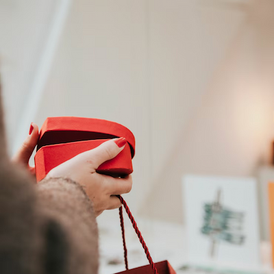 The Aesthetics of Packaging Design: Visual Seduction at the Point of Sale